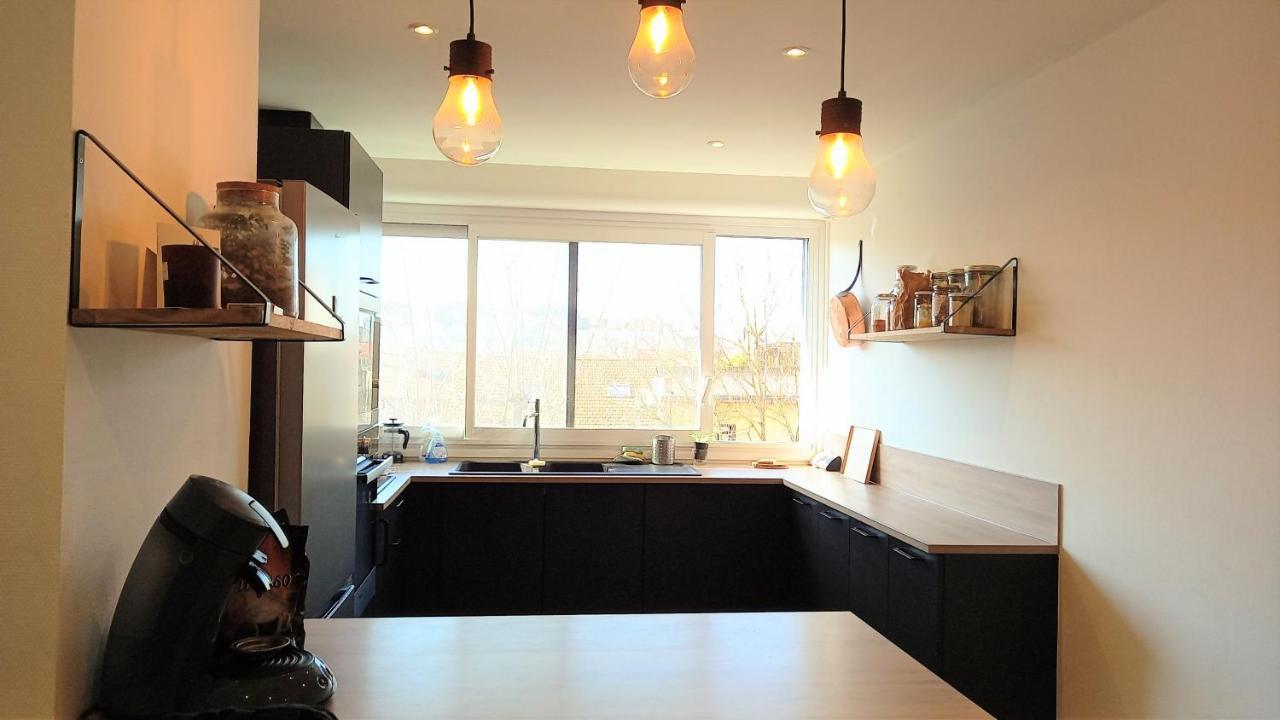 Magnifique Cocon - Metro A Republique - 2 Belles Chambres Avec Dressings - Wifi Gratuit - Netflix - Au Calme Absolu - Lumineux - Jardin Arbore Partage Dans La Residence Villeurbanne Luaran gambar