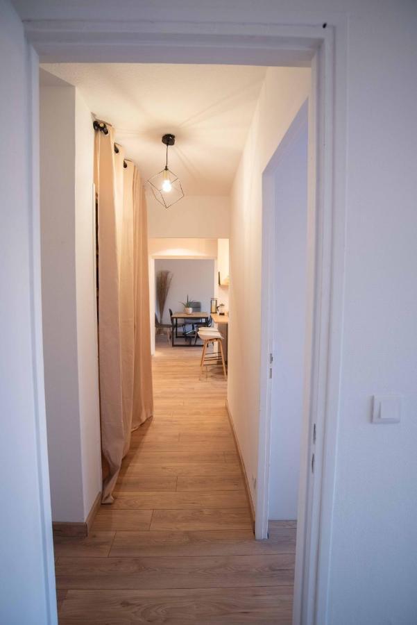 Magnifique Cocon - Metro A Republique - 2 Belles Chambres Avec Dressings - Wifi Gratuit - Netflix - Au Calme Absolu - Lumineux - Jardin Arbore Partage Dans La Residence Villeurbanne Luaran gambar
